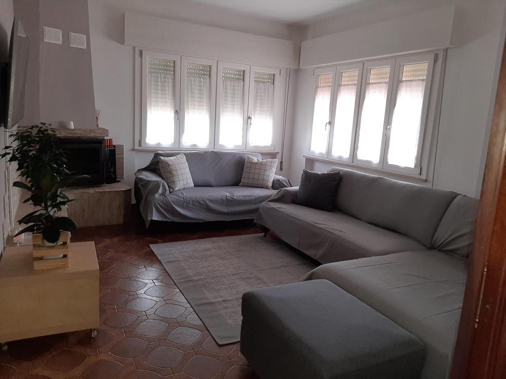 Kevin House Marlia Quarto foto